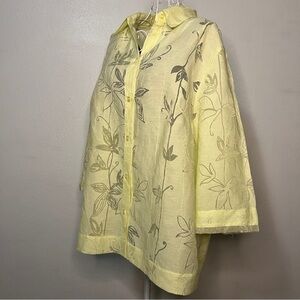 J.H. Collectibles pale yellow semi-sheer blouse. Sz 1. Like new